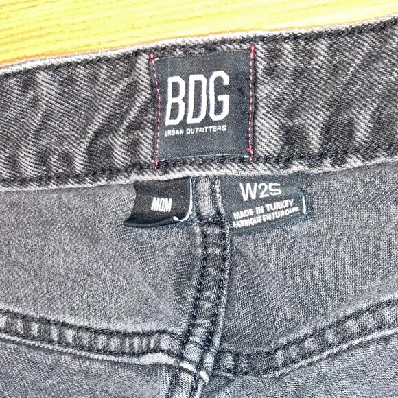 BDG Dark Grey Mom Jeans Size 25 - Picture 4 of 10